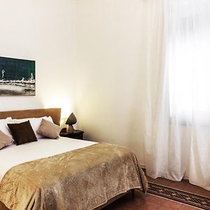 Kepos Rooms And Suites